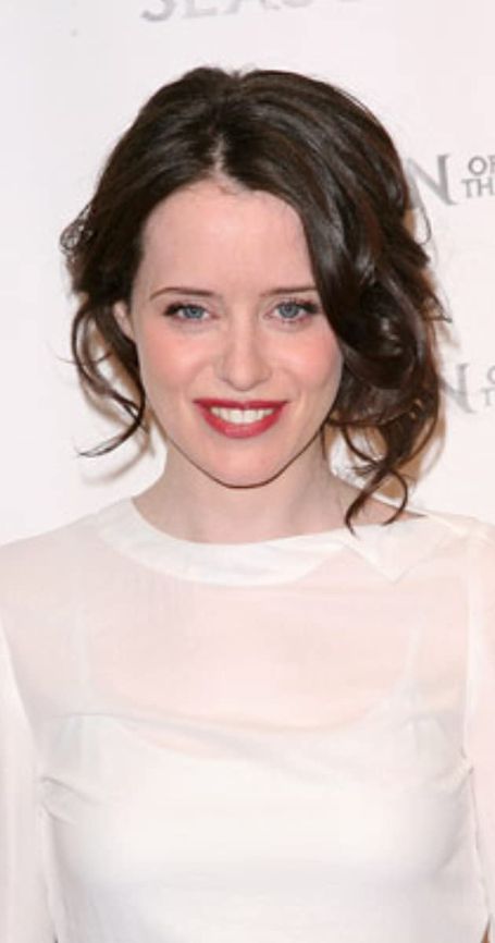 Claire Foy never had a plastic surgery.